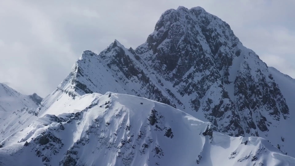 北欧の雪山風景