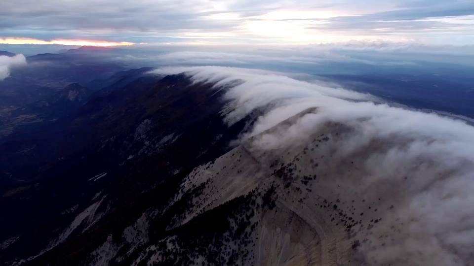 The fog on the mountain peaks