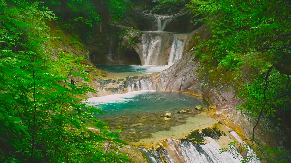 4K Qingxi Mountain Stream Flowing Water