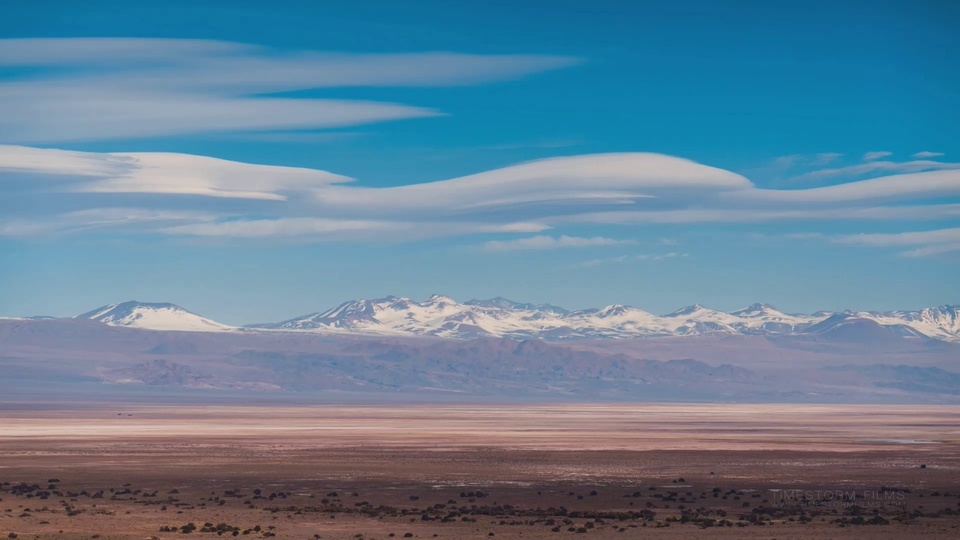 Clouds moving in the wind