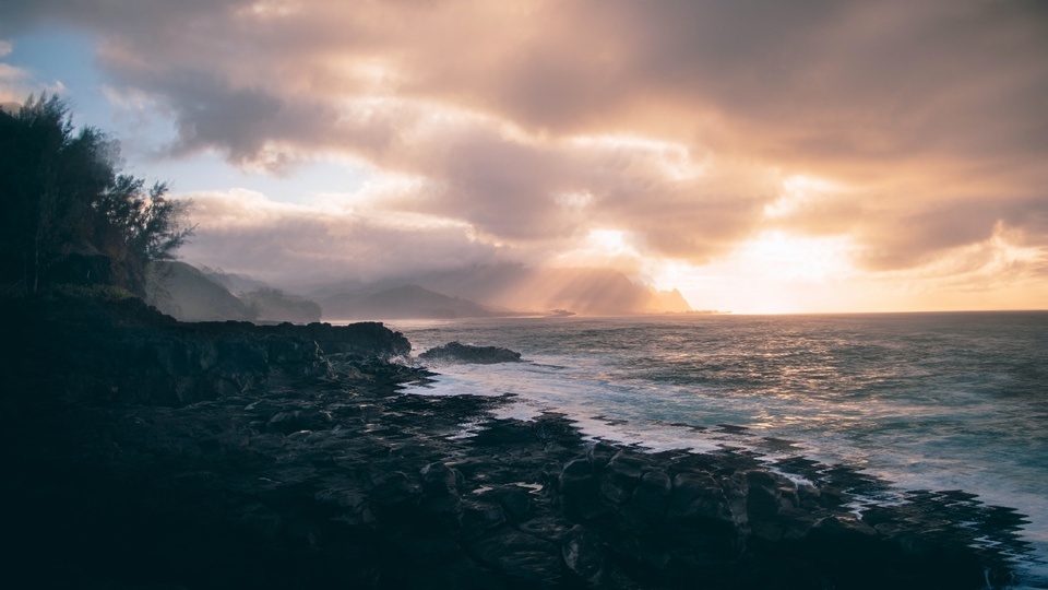 Lever de soleil au bord de la mer