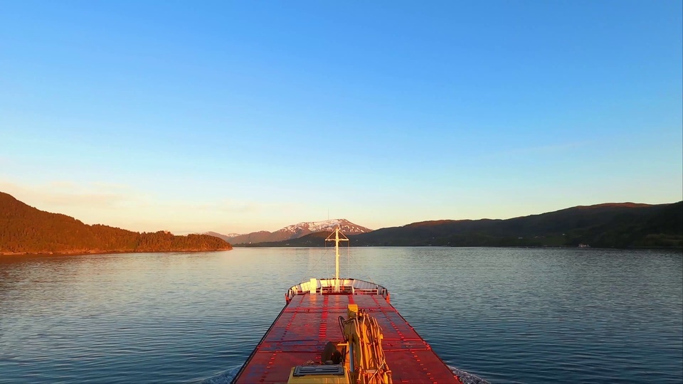 Lake sailing