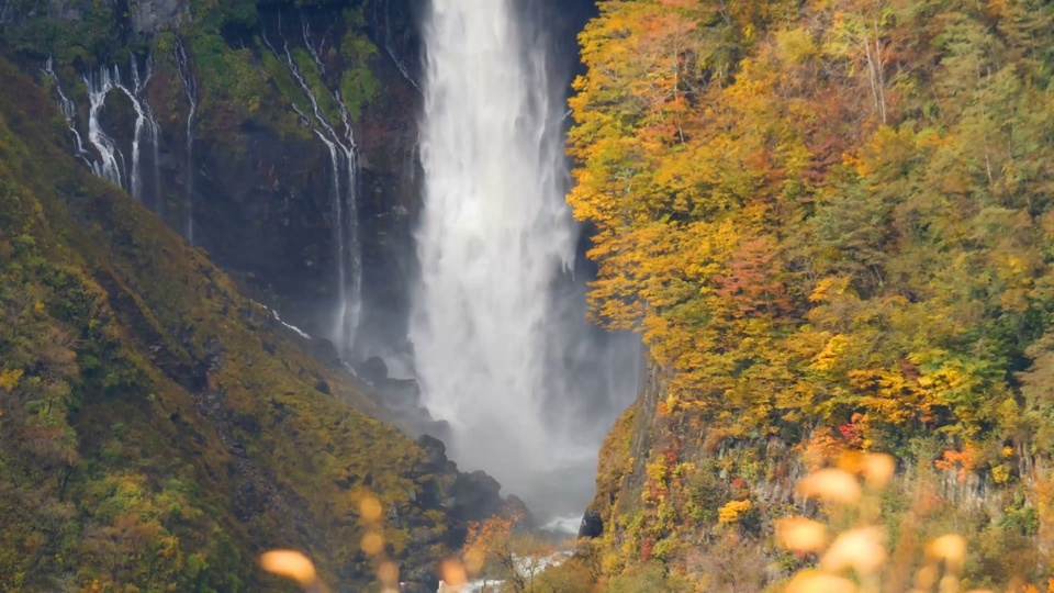 高山流水瀑布