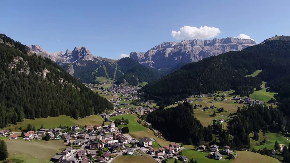 Pueblo de montaña Aldolomiti, Italia