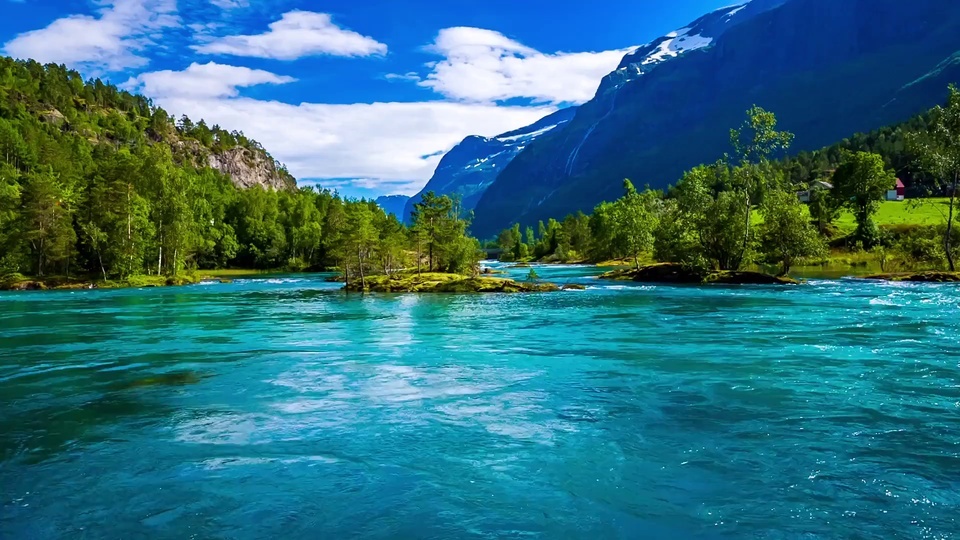 Belas montanhas e rios