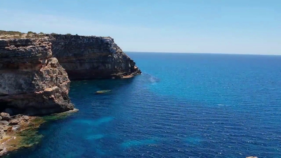 Mar azul profundo